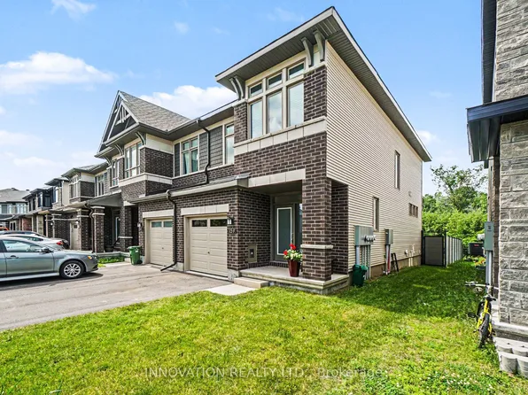 159 Wabikon Cres, Ottawa, ON K1X 0H8