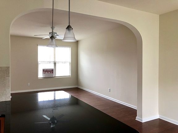 4th image of 8 Pilatus Dr