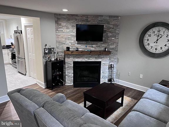 3rd image of 1705 Green St #1709B
