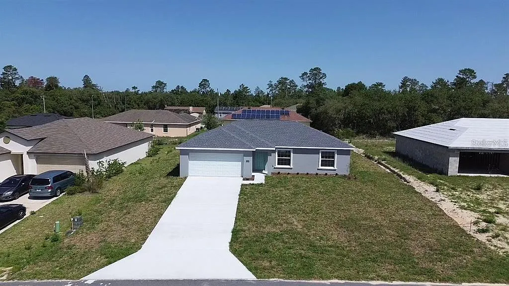 3 bed, 2.0 bath, 1324 sqft, $1,790 — Photo 1