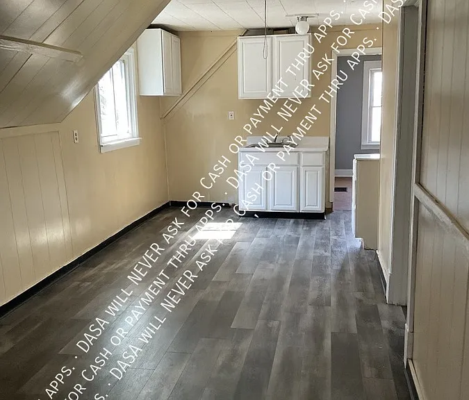 30 Hobart St #2 — Photo 4
