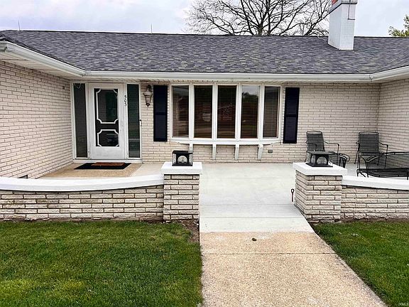 2nd image of 503 S Park Dr