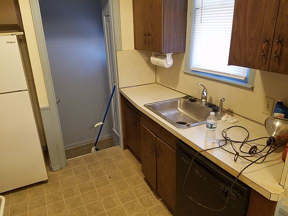 New sink and faucet.