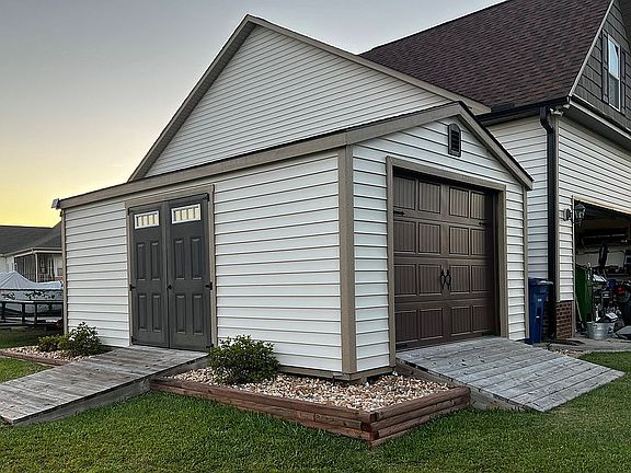 Side view of shed/garage