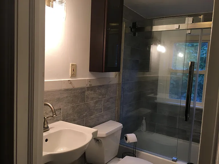 BATHROON