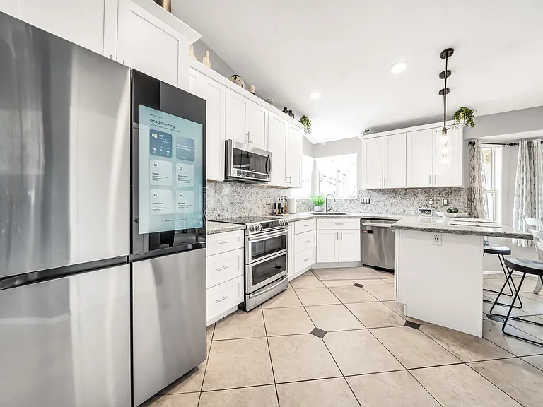 8741 W Acapulco Ln — Photo 8
