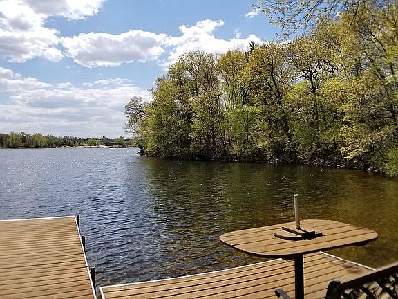 Private Bay 284' frontage