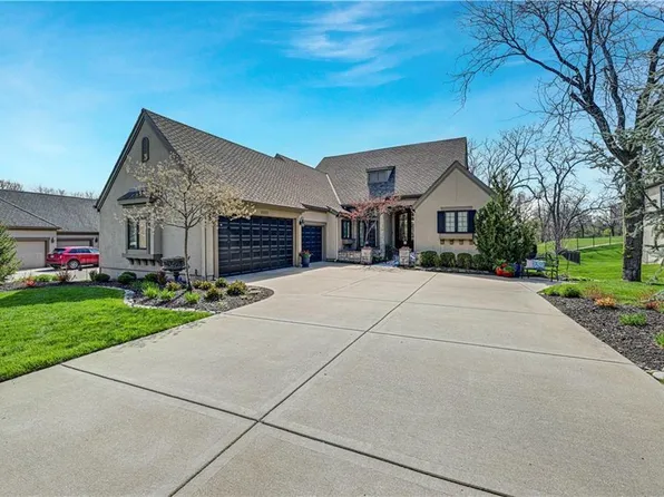 15212 Linden St, Leawood, KS 66224