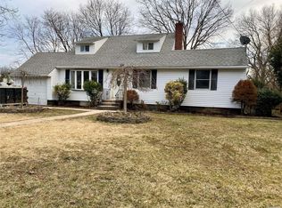 460 Elmore St, Central Islip, NY 11722