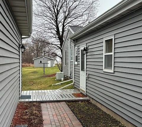 5th image of N7869 Lakeshore Dr