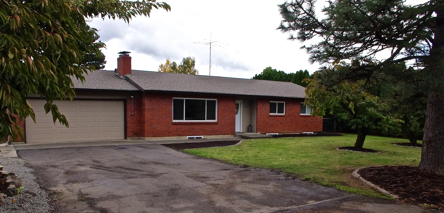 10415 NW Lakeshore Ave photo 1