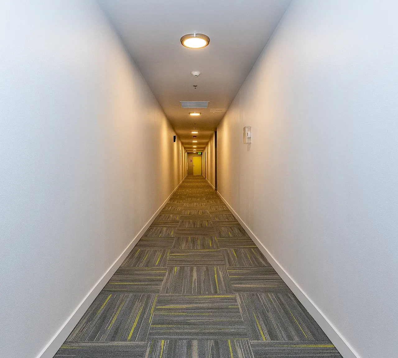 Avaya at Town Center Apartments — Photo 3