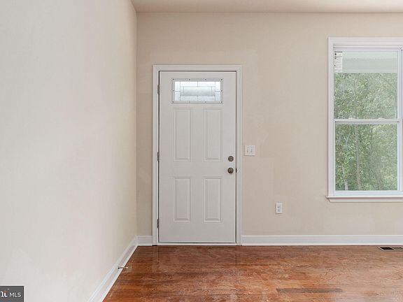 4th image of 8861 Sage Ct