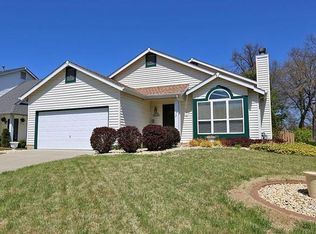 125 Hollow Creek Dr, Saint Peters, MO 63376