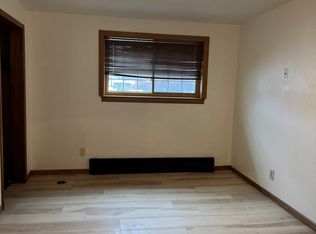 1269 7th St W #6, Saint Paul, MN 55102