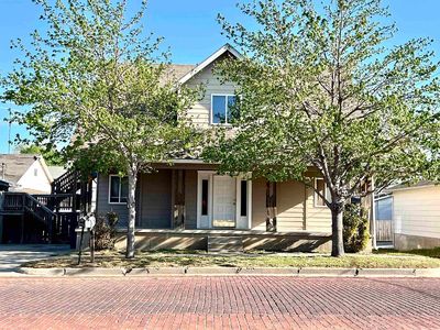210 W Chestnut Ave, Arkansas City, KS, 67005