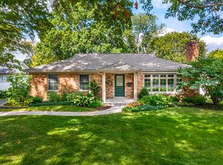 1022 James Ct, Wheaton, IL 60189