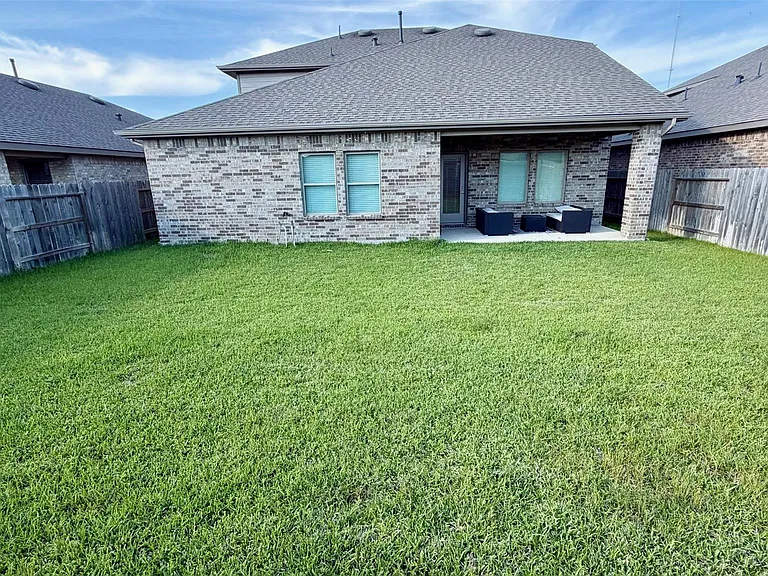 1515 Wells Manor Ln — Photo 19