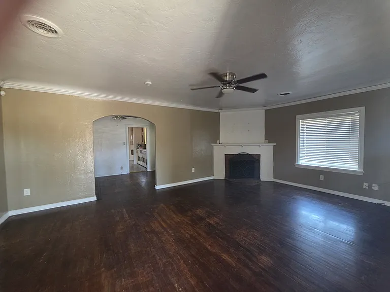 206 G St — Photo 3