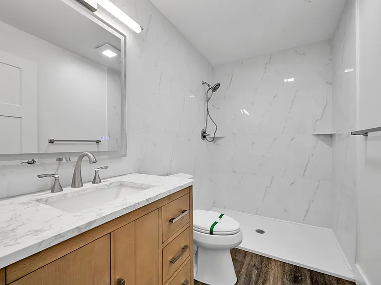 132 E Market St #201 — Photo 8