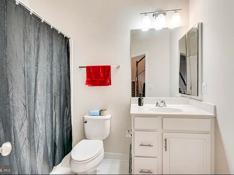 42440 Dogwood Glen Sq — Photo 33