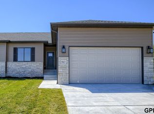 9427 Linwood Pl, Lincoln, NE 68505