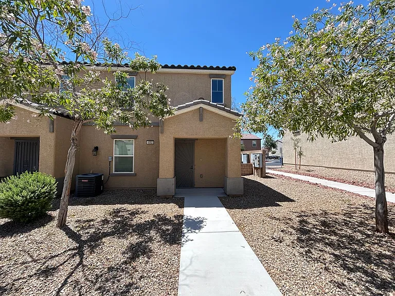4552 Dover Straight St — Photo 1