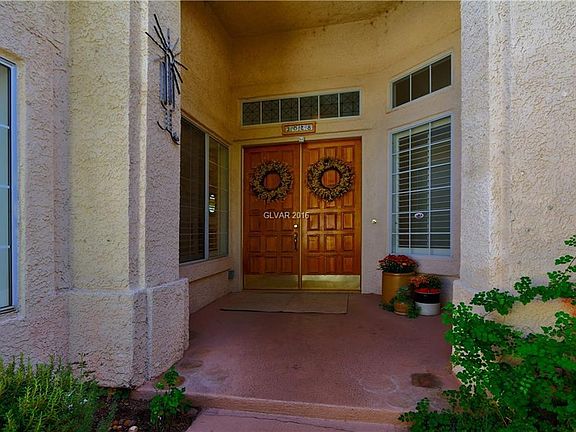 3rd image of 3028 Saint Tropez St