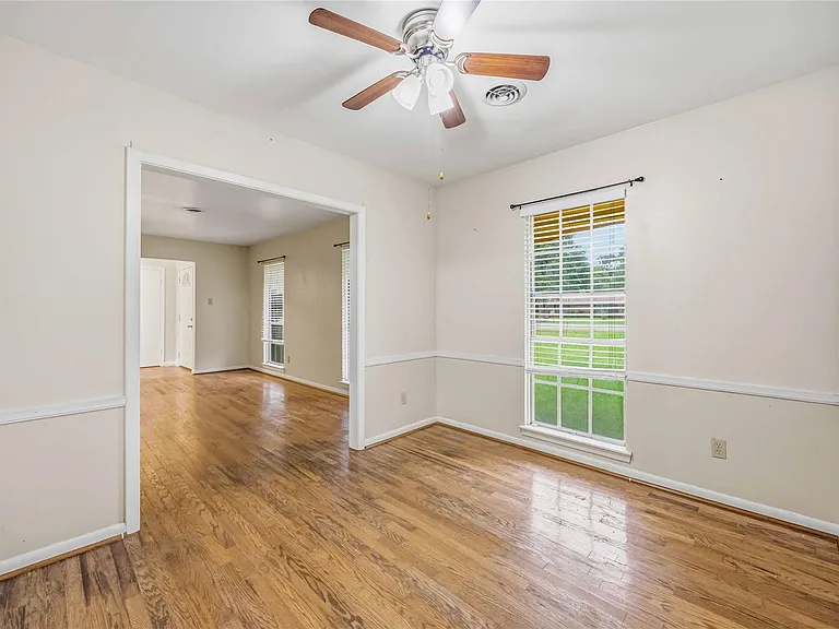 435 Rolling Wood Rd — Photo 10