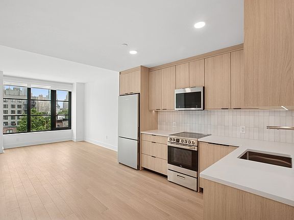 3rd image of 499 President St #634