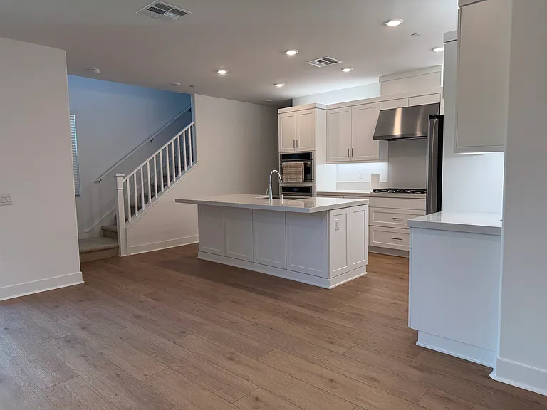 687 Guy Turner Dr — Photo 5