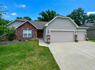 1250 Spring Lilly Dr, High Ridge, MO 63049