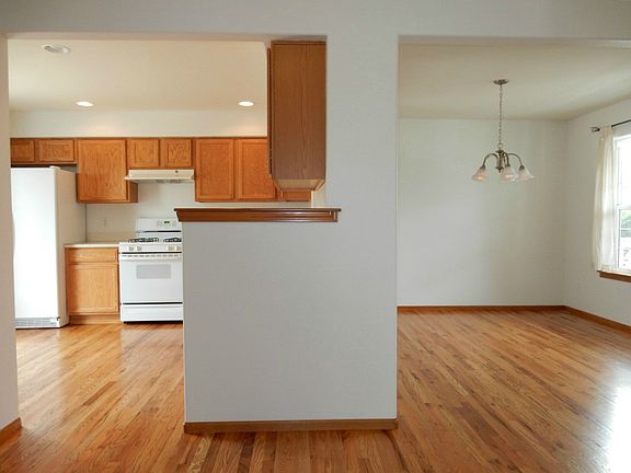 4th image of 4735 Bedford Ave