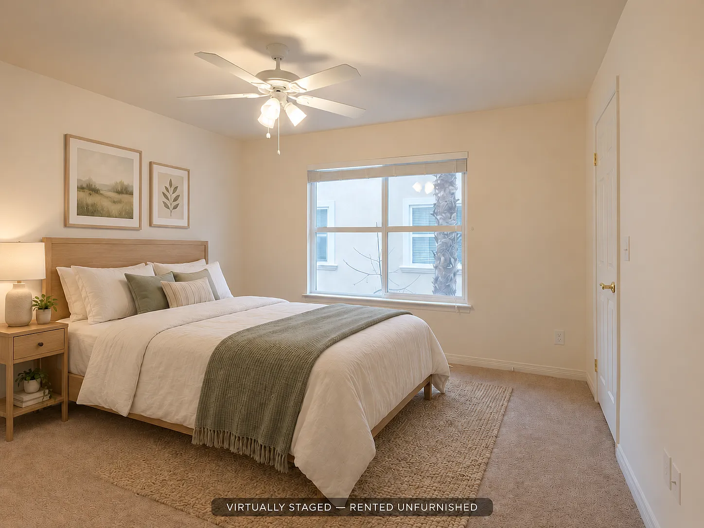 3 bed, 1374 sqft, $2,900 — Photo 2