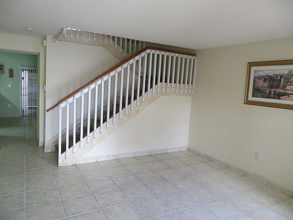 3rd image of 9167 Fontainebleau Blvd APT 13