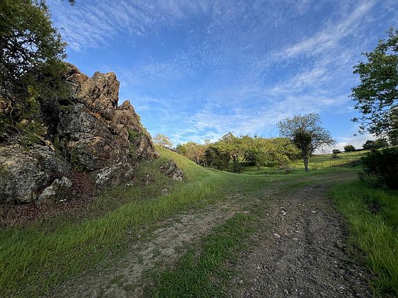 4th image of 0 Oak Glen Ave