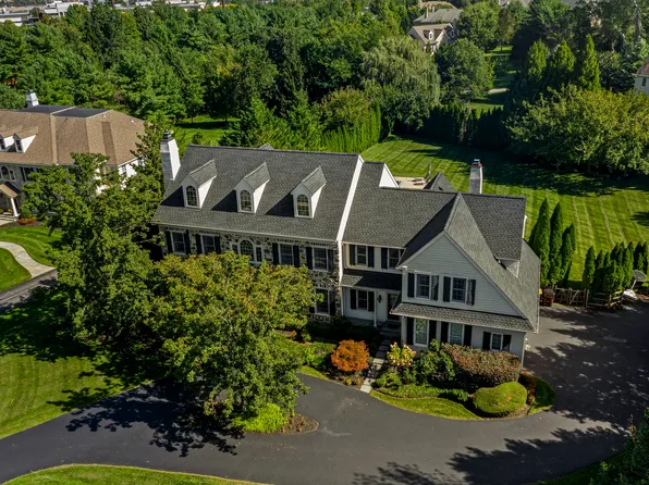 210 Quisset Ln, Wayne, PA 19087