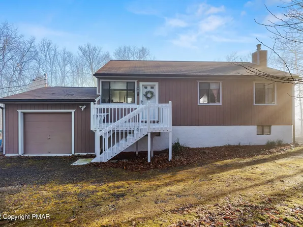 1132 Broken Ski Rd, Henryville, PA 18332