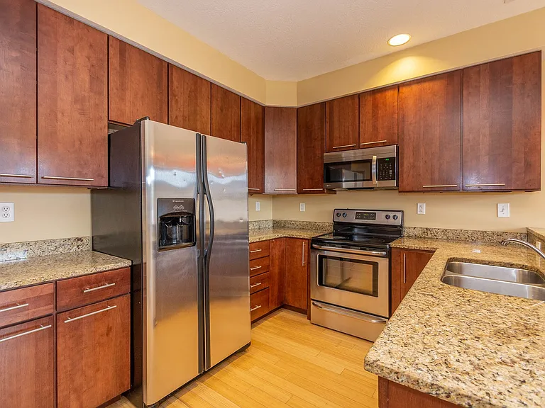 422 E Kirkwood Ave — Photo 6
