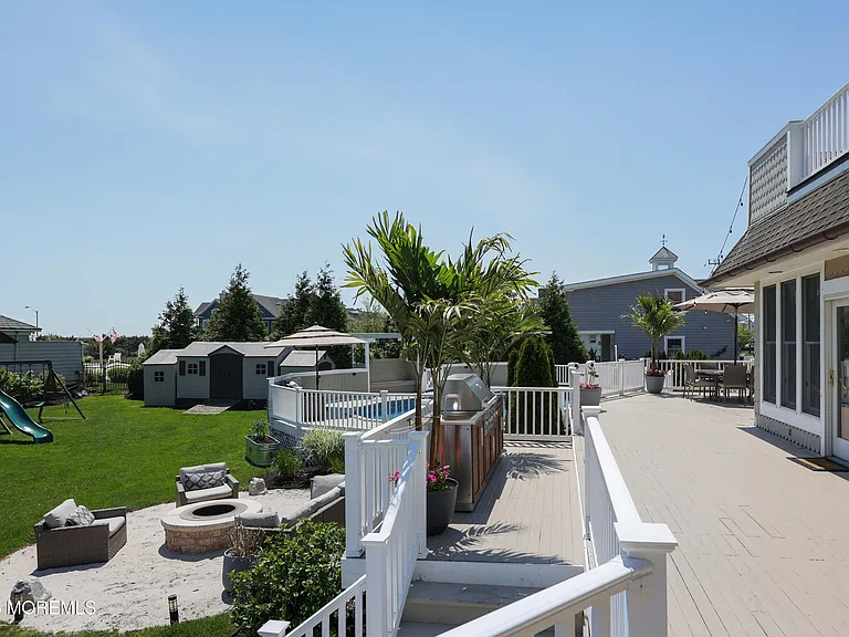 69 Seaview Ave — Photo 27