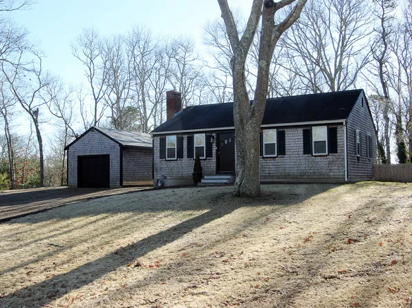 12 Emerald Way, Forestdale, MA 02644