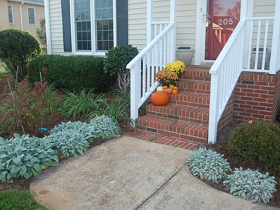 Extensive landscaping