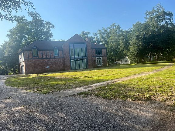 3rd image of 4149 Ferndale Dr