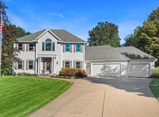 237 Covington Ct SW, Grandville, MI 49418