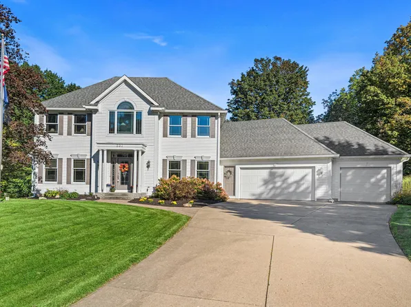 237 Covington Ct SW, Grandville, MI 49418