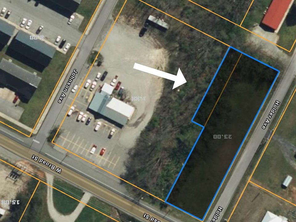 1st image of 898 W Broad St