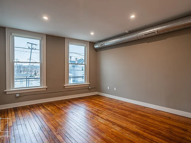 245 King Ave — Photo 15
