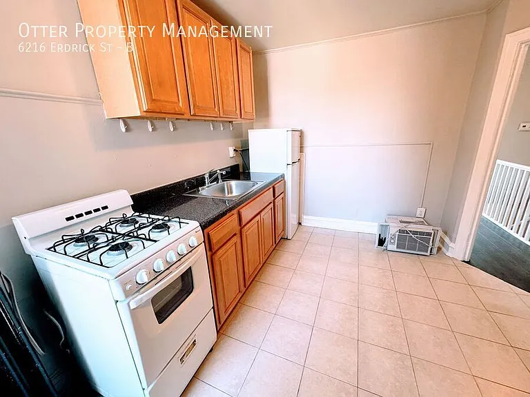 6216 Erdrick St #B — Photo 9