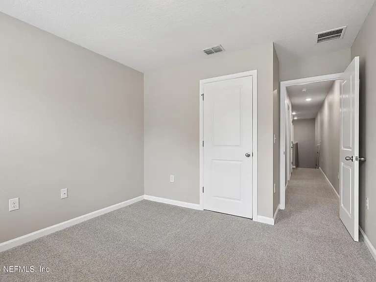 5988 Creekside Crossing Dr — Photo 21