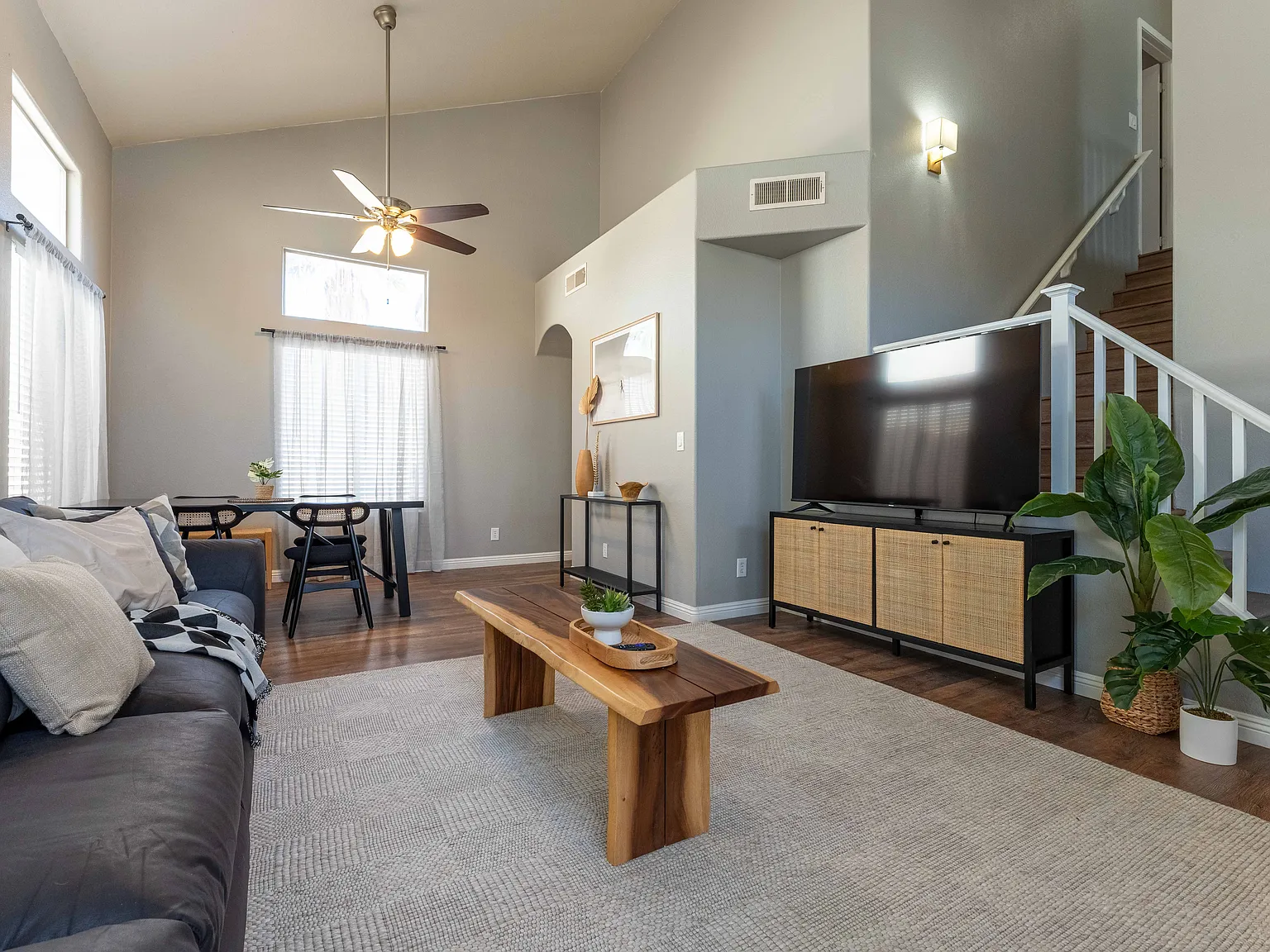 3 bed, $4,800 — Photo 1